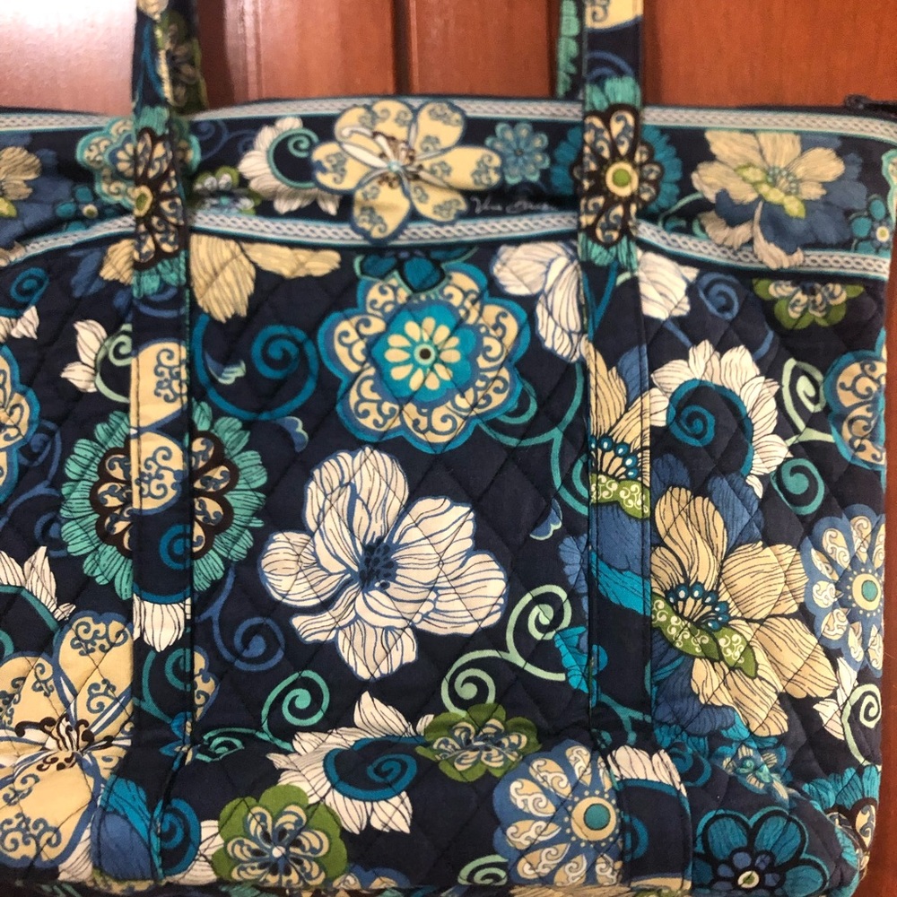Vera Bradley Blue Flower Print in Villager Style Purse - Picture 6 of 9